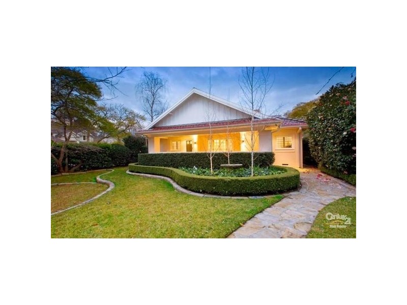 17 Davidson Ave, Warrawee NSW 2074