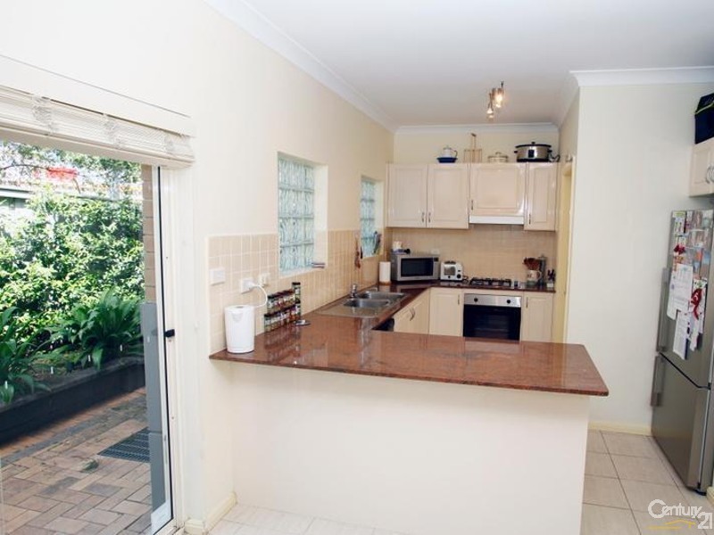 11/2-4 Bloomsbury Ave, Pymble NSW 2073