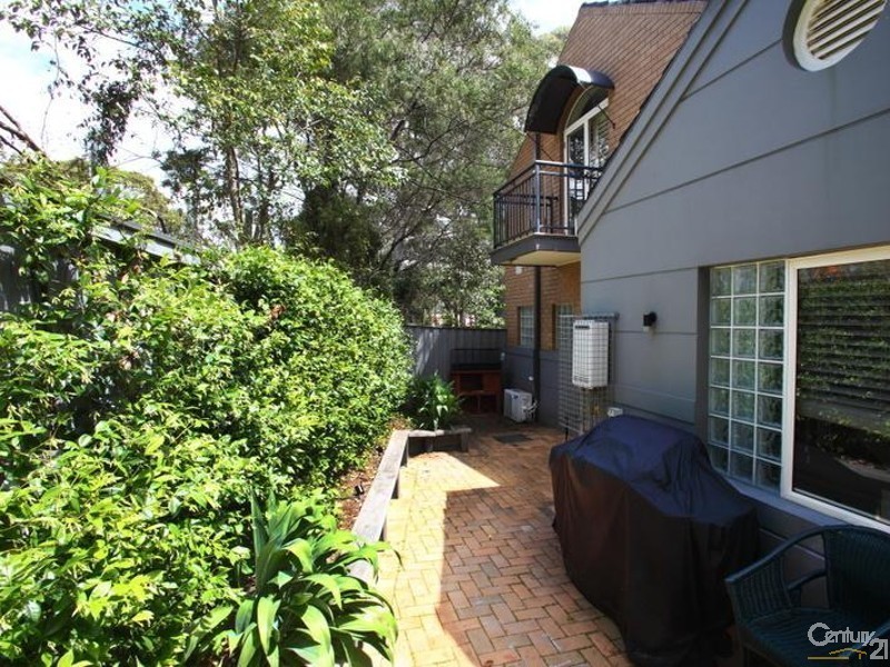 11/2-4 Bloomsbury Ave, Pymble NSW 2073