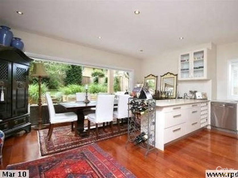 18A Kanoona Ave, St Ives NSW 2075