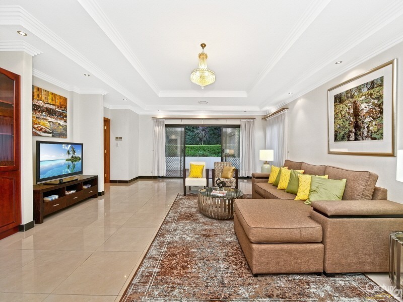 8 Fairbairn Ave, East Killara NSW 2071