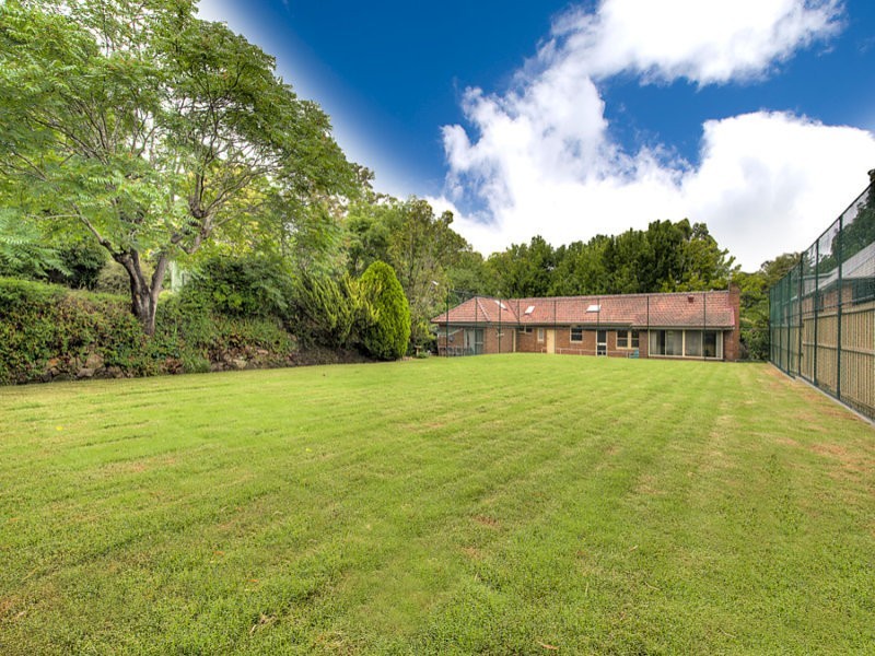 16 Bromley Ave, Pymble NSW 2073