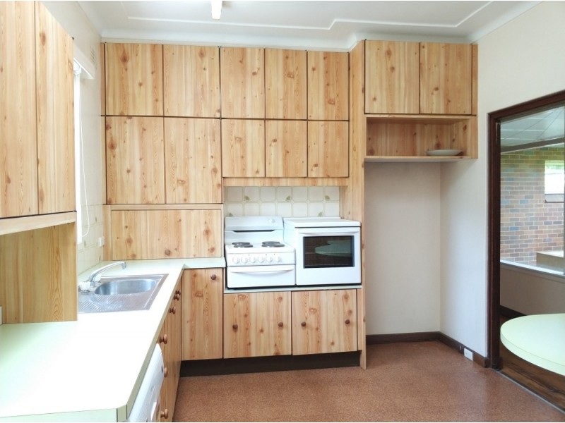 16 Bromley Ave, Pymble NSW 2073