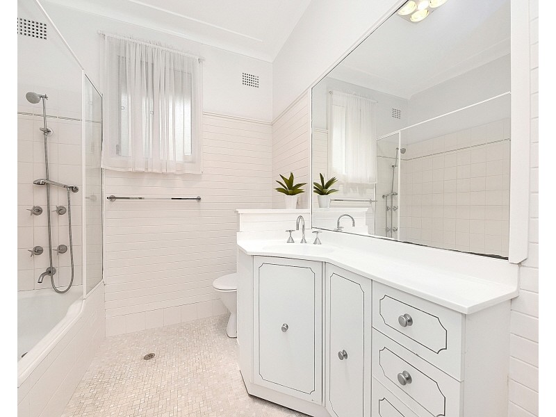 2 Drumcliff Ave, Killarney Heights NSW 2087