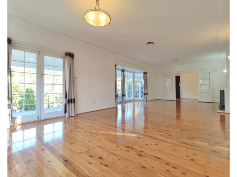 25 Lancaster Ave, St Ives NSW 2075