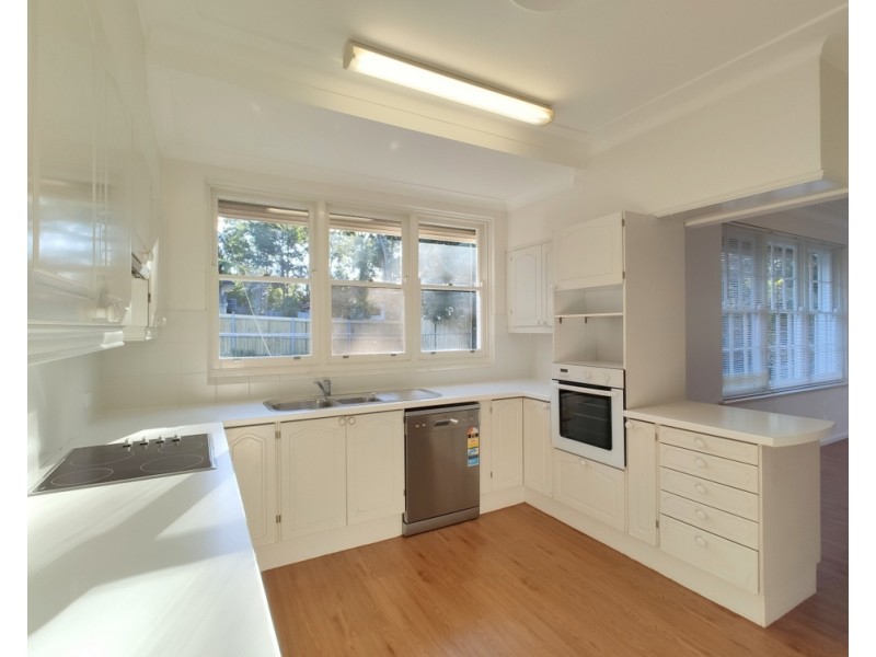 25 Lancaster Ave, St Ives NSW 2075