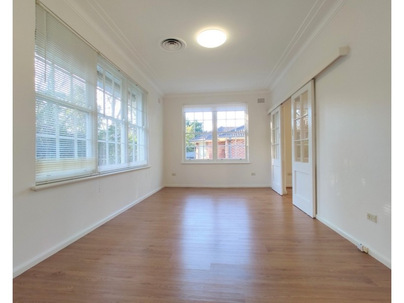 25 Lancaster Ave, St Ives NSW 2075