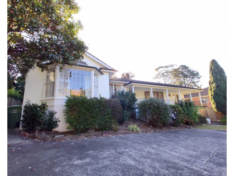 25 Lancaster Ave, St Ives NSW 2075
