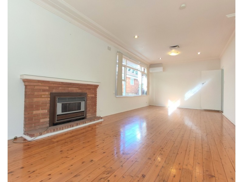 15 Memorial Ave, St Ives NSW 2075