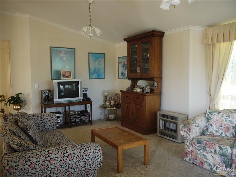 11 George Johnston Close, Nautical Village, Kincumber NSW 2251