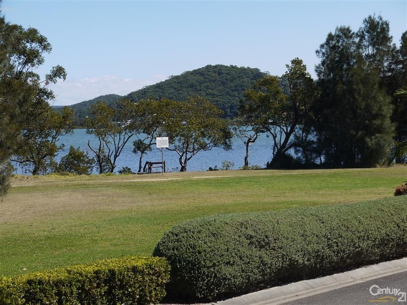 11 George Johnston Close, Nautical Village, Kincumber NSW 2251