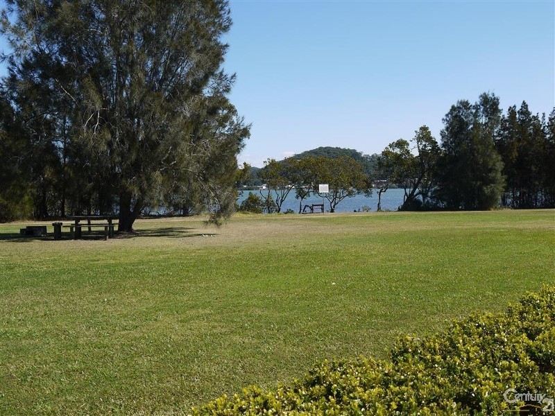 11 George Johnston Close, Nautical Village, Kincumber NSW 2251