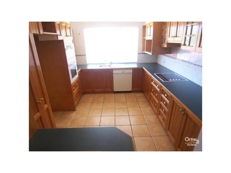 8 Oberton Street, Kincumber NSW 2251