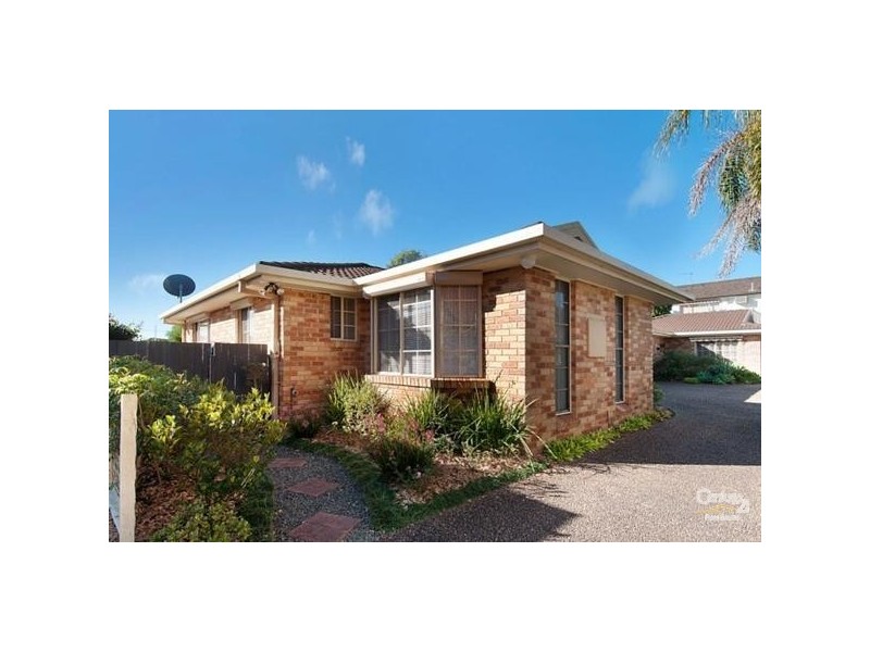 1/33 Asca Drive, Green Point NSW 2251