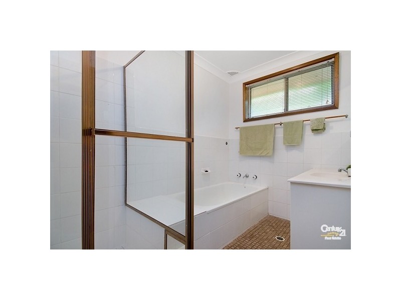 190 Avoca Dr, Kincumber NSW 2251