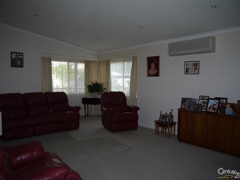 2 John Shortland Close, Nautical Village, Kincumber NSW 2251