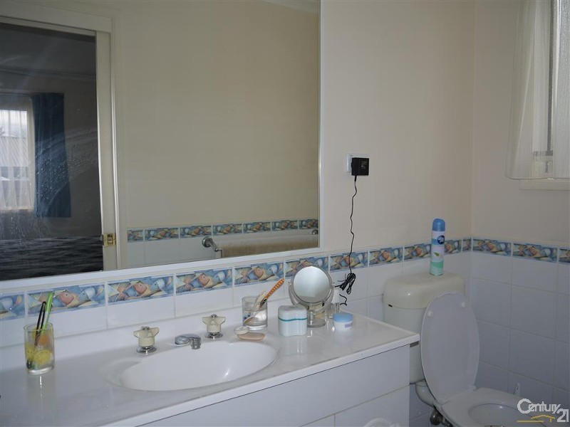 2 John Shortland Close, Nautical Village, Kincumber NSW 2251