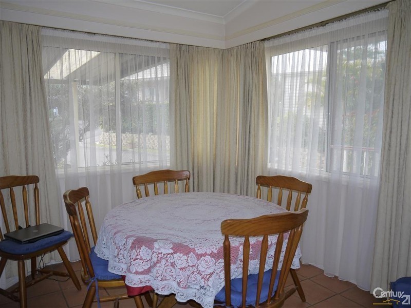 2 John Shortland Close, Nautical Village, Kincumber NSW 2251