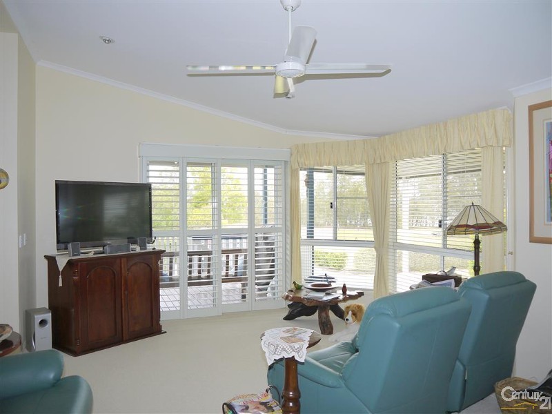 9 George Johnston Close, Nautical Village, Kincumber NSW 2251