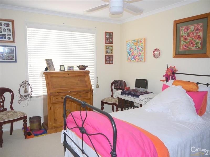 9 George Johnston Close, Nautical Village, Kincumber NSW 2251