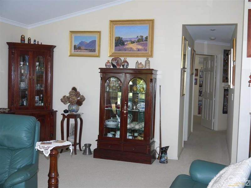 9 George Johnston Close, Nautical Village, Kincumber NSW 2251