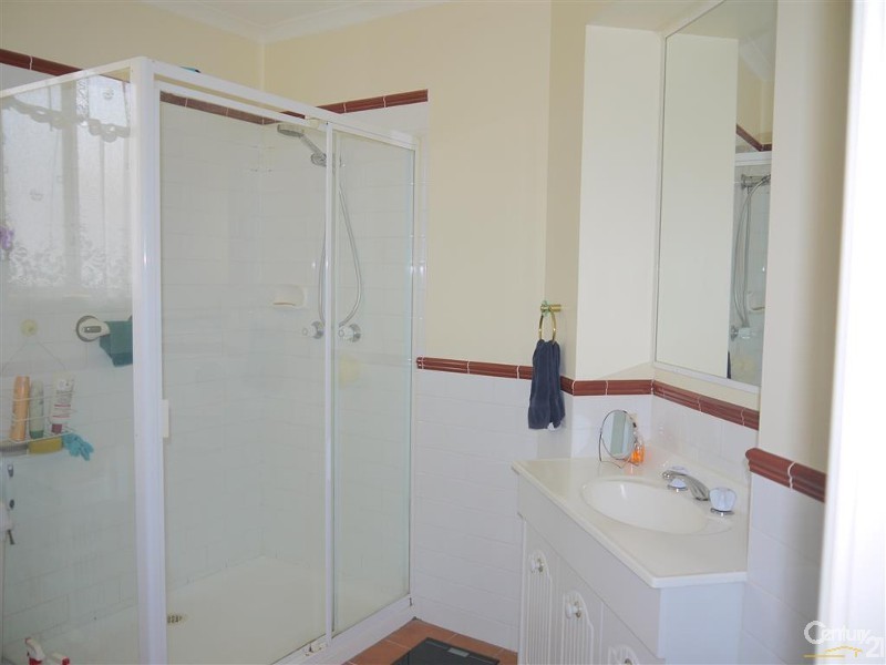 7 George Johnston Close, 57 Empire Bay Dr, Kincumber NSW 2251