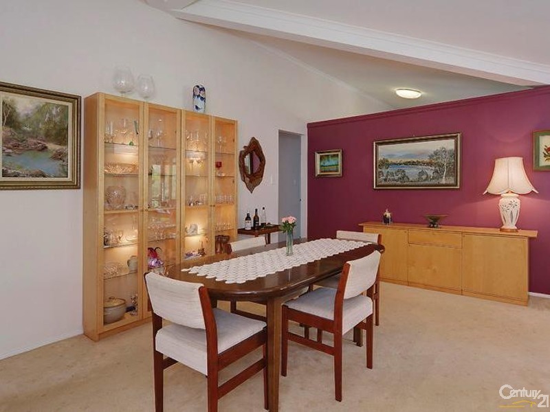 24 Duncan Sinclair Dr, Kincumber NSW 2251