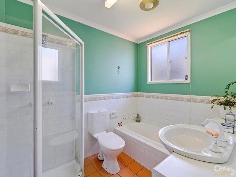 24 Duncan Sinclair Dr, Kincumber NSW 2251