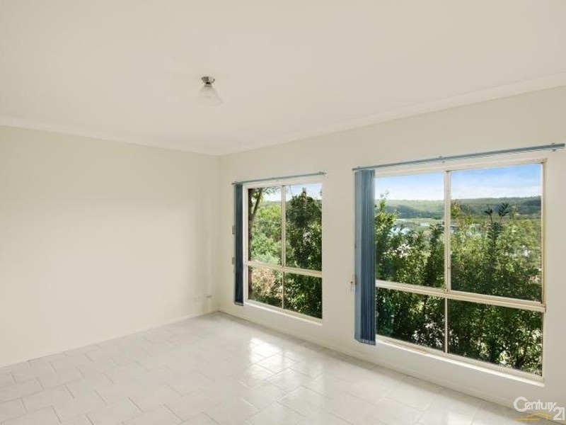 2/105 Henry Parry Drive, Gosford NSW 2250