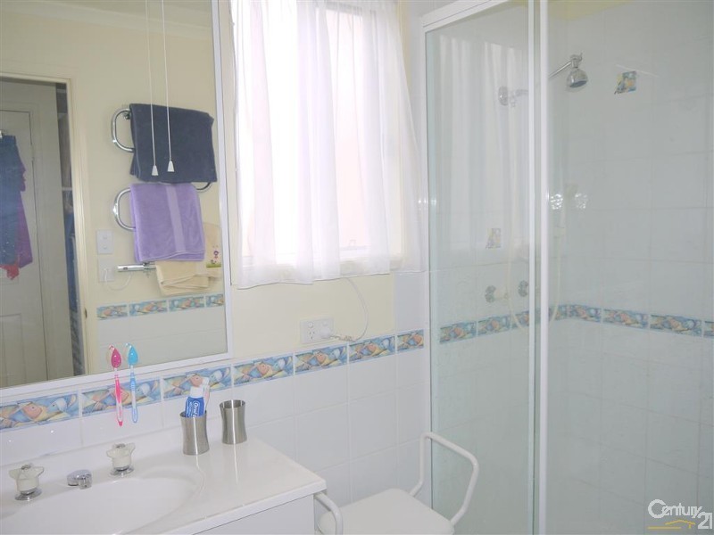 12 James Campbell Place, Nautical Village, Kincumber NSW 2251