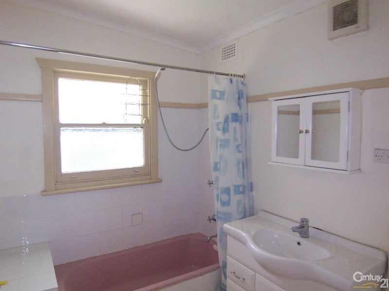 10 Tora Ave, Kincumber NSW 2251