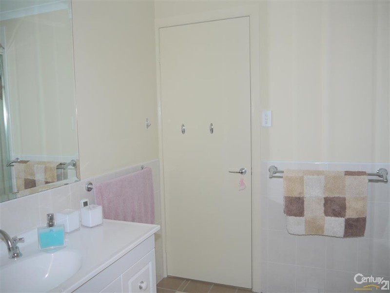 22 John Shortland Close, Nautical Village, Kincumber NSW 2251