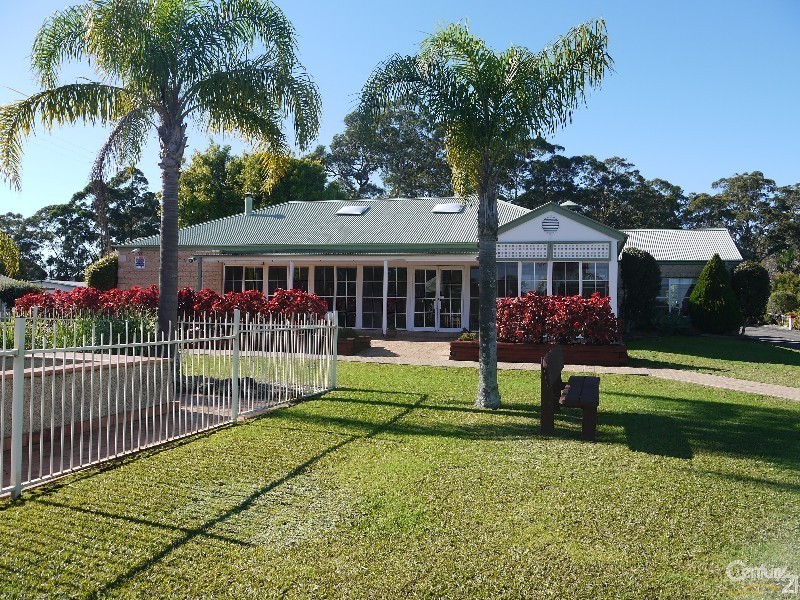 19 Arthur Phillip Drive, Nautical Village, Kincumber NSW 2251