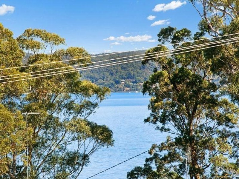 6 Pixie Avenue, Green Point NSW 2251