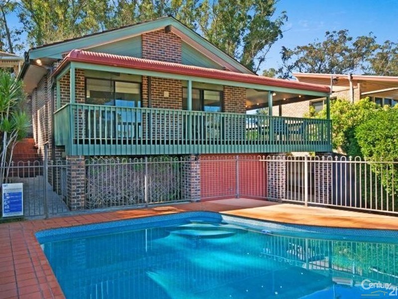 6 Pixie Avenue, Green Point NSW 2251