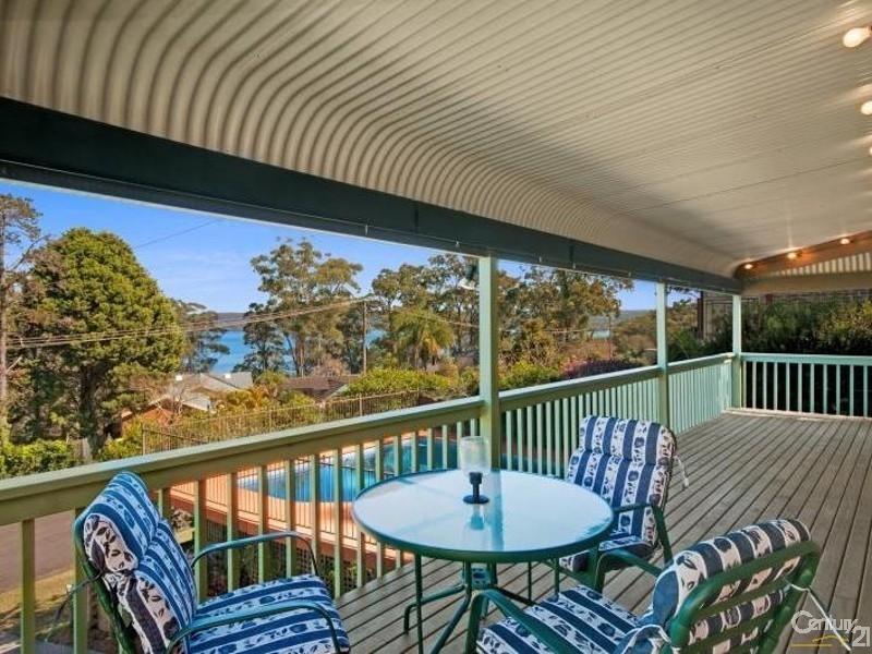 6 Pixie Avenue, Green Point NSW 2251