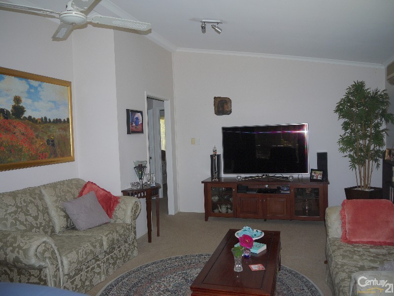 9 Watkins Tench Place, Nautical Village, Kincumber NSW 2251