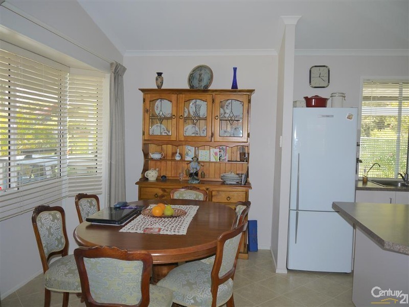 9 Watkins Tench Place, Nautical Village, Kincumber NSW 2251