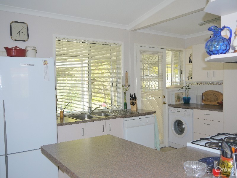 9 Watkins Tench Place, Nautical Village, Kincumber NSW 2251