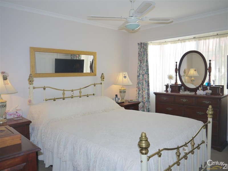 9 Watkins Tench Place, Nautical Village, Kincumber NSW 2251