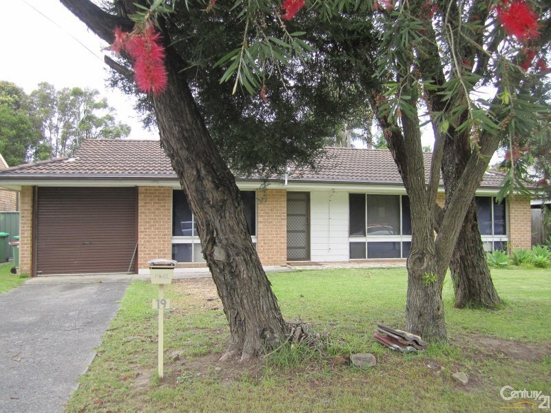 19 Empire Bay Dr, Kincumber NSW 2251