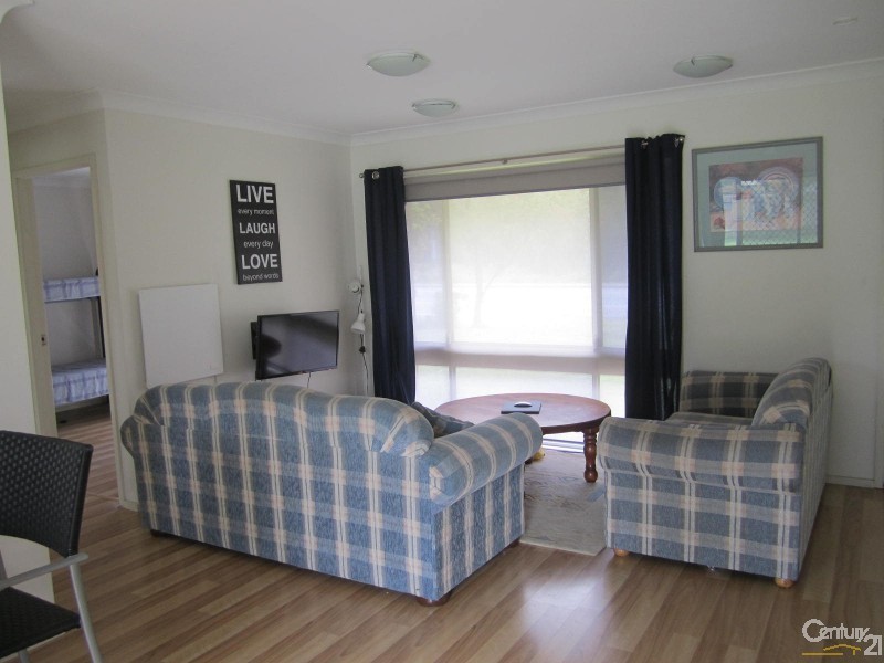 19 Empire Bay Dr, Kincumber NSW 2251