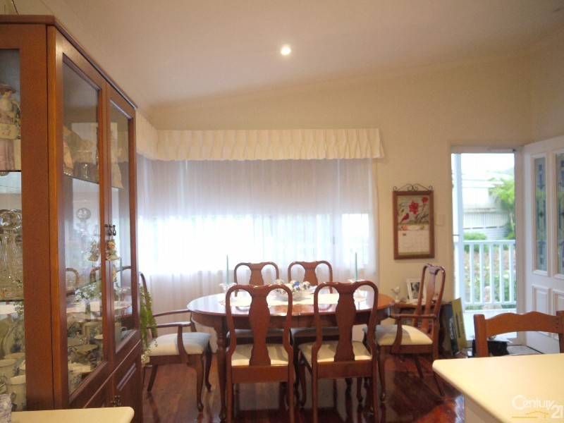 4 John Shortland Place, Kincumber Nautical Village, Kincumber NSW 2251