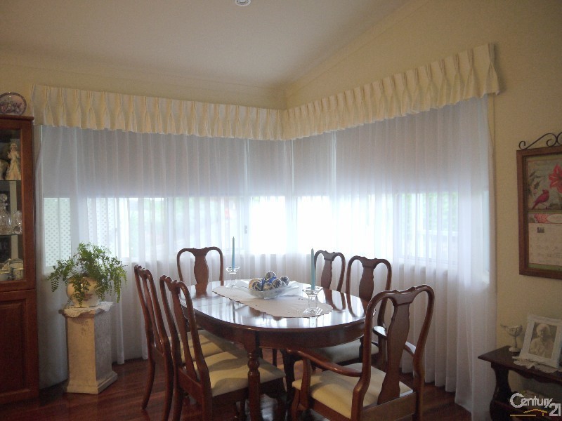 4 John Shortland Place, Kincumber Nautical Village, Kincumber NSW 2251