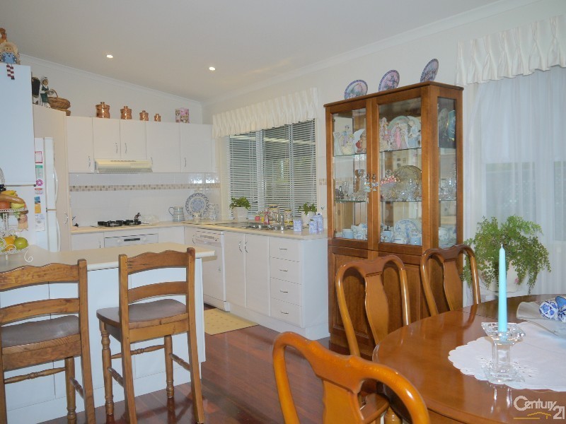 4 John Shortland Place, Kincumber Nautical Village, Kincumber NSW 2251