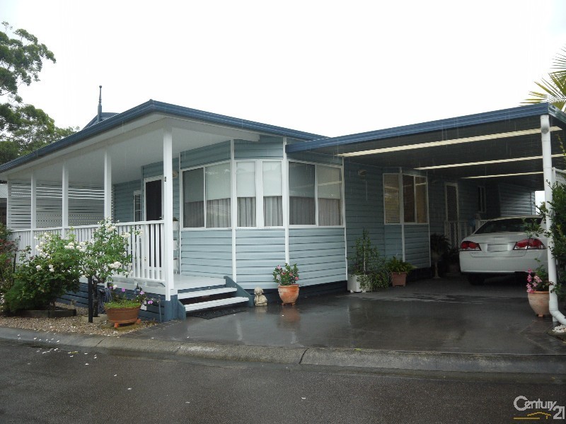 4 John Shortland Place, Kincumber Nautical Village, Kincumber NSW 2251