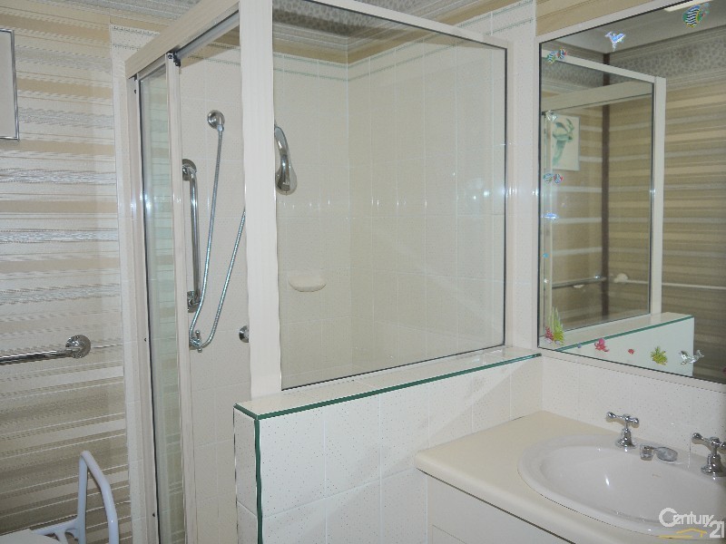 60/33  Karalta Rd, Erina NSW 2250