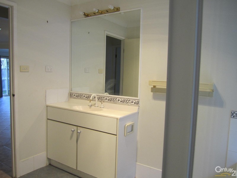 24 Davies Street, Kincumber NSW 2251