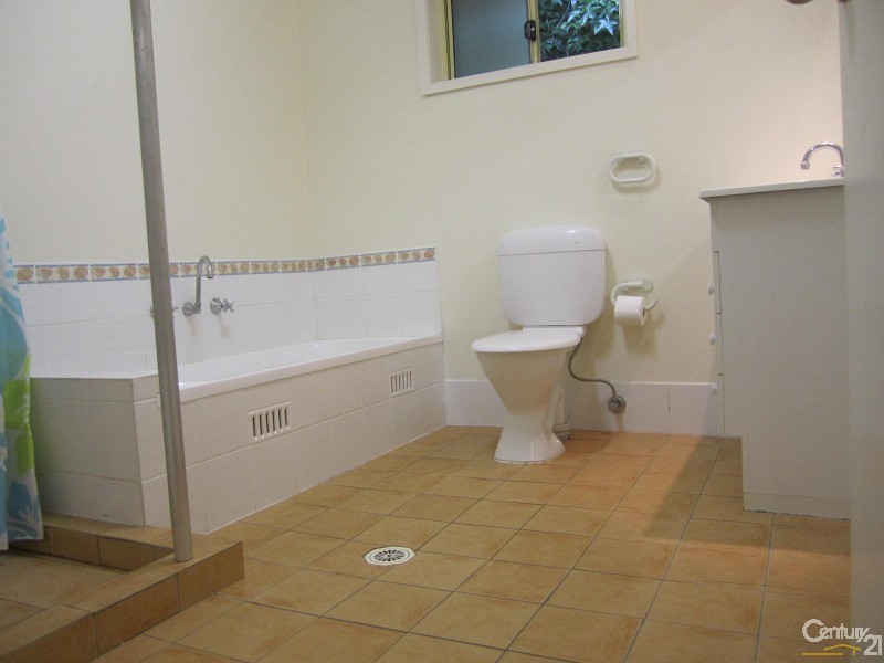 90A The Round Drive, Avoca Beach NSW 2251