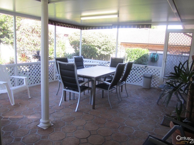10 Henzel Road, Green Point NSW 2251